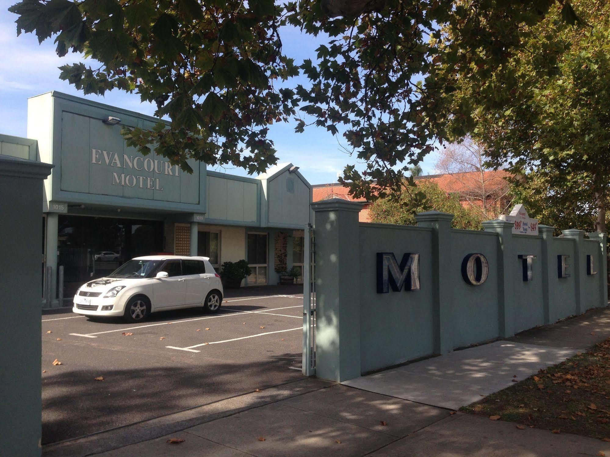 Evancourt Motel Malvern East ภายนอก รูปภาพ